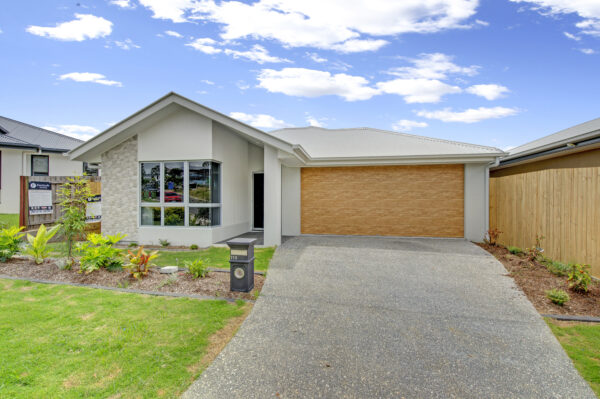 119 Andy WayDEEBING HEIGHTS QLD 4306