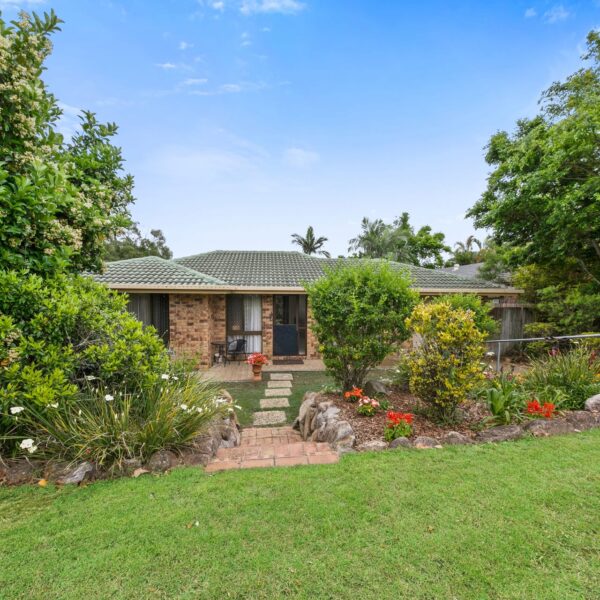 11 Lugano StreetRiverhills QLD 4074