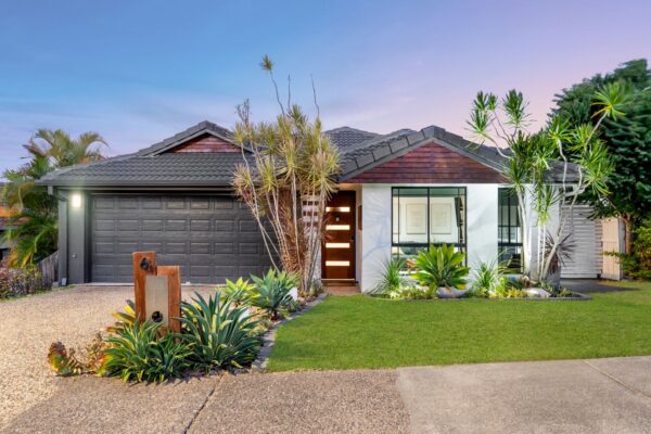 6 Danaid StSPRINGFIELD LAKES QLD 4300