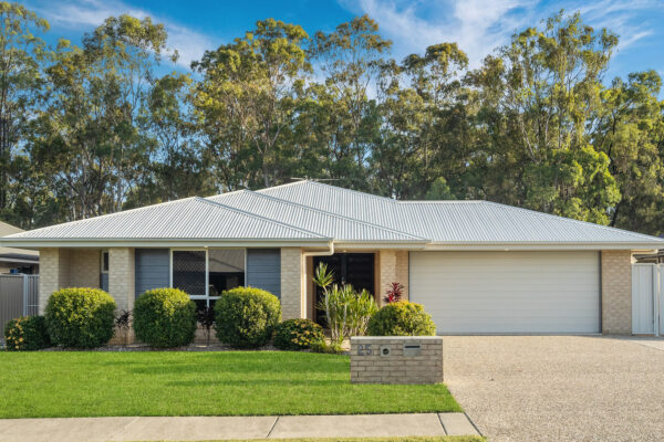 25 Piccadilly CtDEEBING HEIGHTS QLD 4306