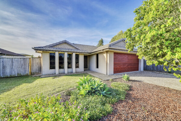 29 Nuala CrescentYAMANTO QLD 4305