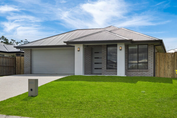 42 Philip StreetROSEWOOD QLD 4340